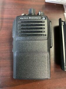 Vertex Standard motorola VX-821-G6-5 UHF portable radio