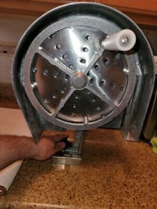 Nemco Food Equipment - 55200AN  Adjustable Fruit / Vegetable Spiral Slicer(Read)