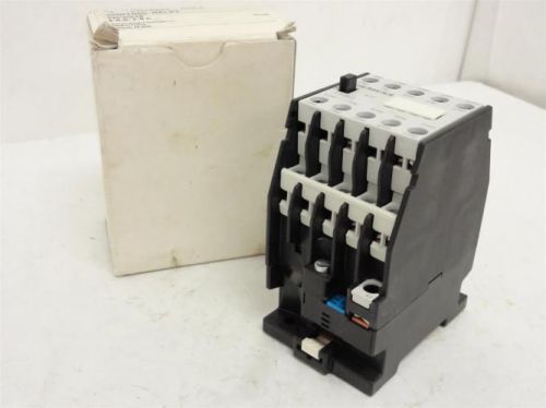 148306 New In Box, SIEMENS 3TH4382-0AP6-240v Control Relay, 10A, 10P, Coil: 240V