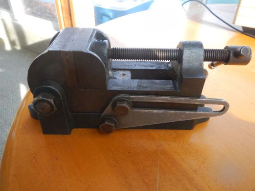High quality vintage machinist vise. jaws (2 1/2&#034; x 1 1/2&#034;) opens to 2 5/8&#034; for sale