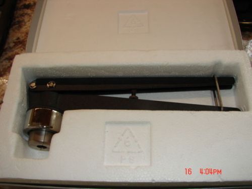 Crimper, unknown make, 9mm diameter with opening in closed Position