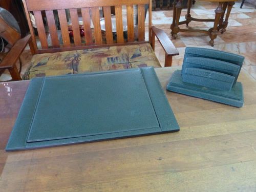 Louis vuitton accessoires de bureau set classeur rack blotting pad taiga leather for sale