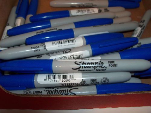 Lot of 24 Sharpie Permanent Markers Fine Point Blue - Brand new