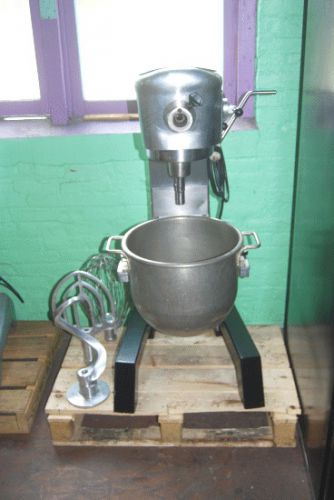 Hobart 30 quart mixer with bowl &amp; attachments! for sale