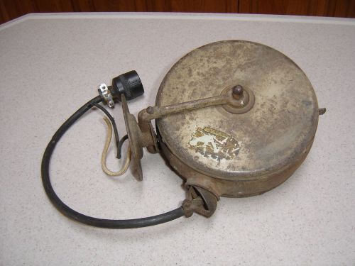 Vin     old vintage appleton wall mount  heavy duty retractable cord reel #1530 for sale