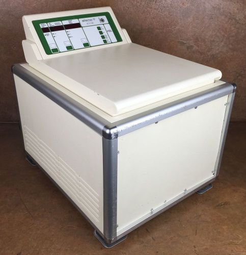 B. braun sigma 2k15 refrigerated / heated benchtop laboratory centrifuge *tested for sale