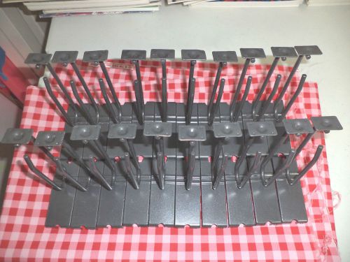 @-@ 20 pc lot of 4&#034; grid wall scanner hooks for a 3&#034; square grid wall display for sale