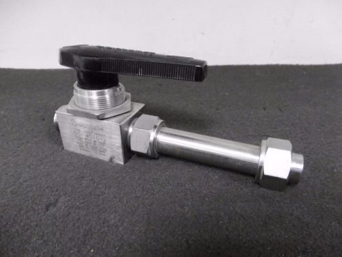 Swagelok ss-45ts12 3/4&#034; ss 40-series ball valve w/ 2-3/4&#034; sleeve coupling tube for sale