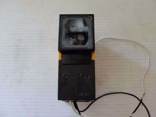 Omron Photoelectric Switch E3B2-D2M4-US 12/240VDC