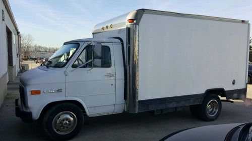 92 gmc box truck w butler carpet cleaning system