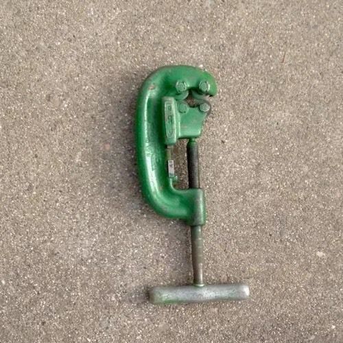RIDGID Four Wheel Pipe Cutter No 42A Will cut pipe from 3/4&#034;up to 2&#034; inches