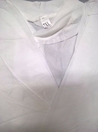 Disposable white long sleeve 7xl button protective gowns, 2 pc set/new /no tags for sale