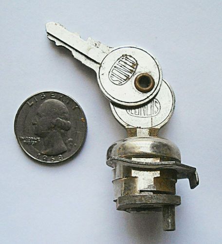 Illinois Lock &amp; Key Used &amp; Functional Vending Soda Candy Machine Part Collectibl