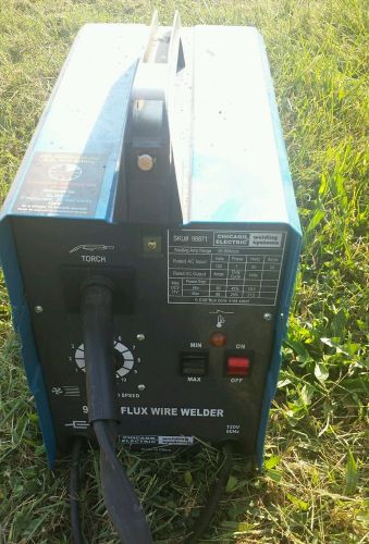 Chicago Electric 90amp Flux wire welder , 120v , 60Hz Excellent Condition