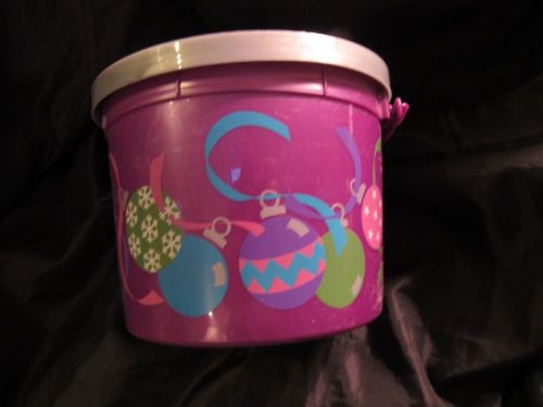 Holiday Cookie Buckets with lid &amp; handle 64 oz. Round Plastic,New, Lot of 13