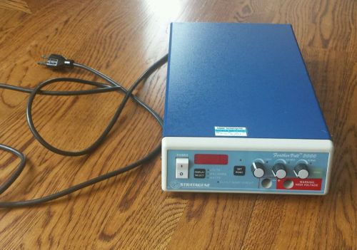 Stratagene FeatherVolt 3000 Power Supply Laboratory Equipment