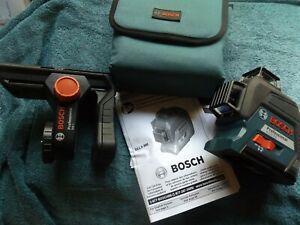 Bosch Professional GLL3-300 360 degree 3 Plane Laser Level W/ Bag  &amp; Bm-1 stand