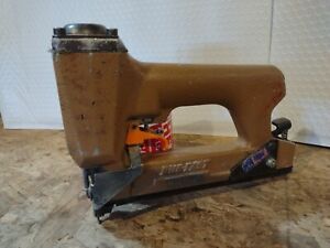 Duo-Fast Pneumatic Brad Nailer Model BB4440 1/2&#034; - 1 1/4&#034; Brads - Works Great!!