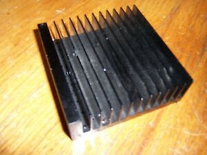 large square black flat-bottom aluminum heatsink 4.25&#034; x 4&#034; x 1.25&#034; 11x10x3cm