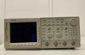 Tektronix TDS744A 500MHz/2Gsps Color Four Channel Oscilloscope