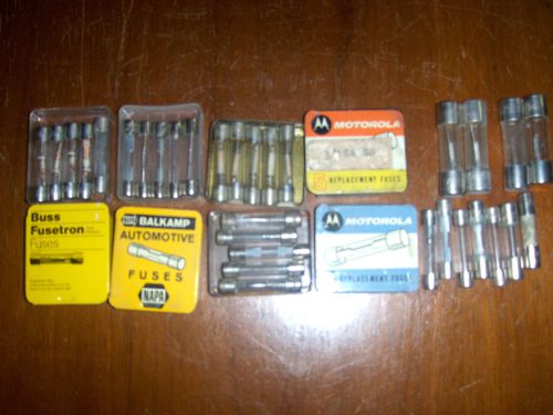 VINTAGE FUSES  MOTOROLA  BUSS BALKAMP 33 IN ALL  plus great fuse containers