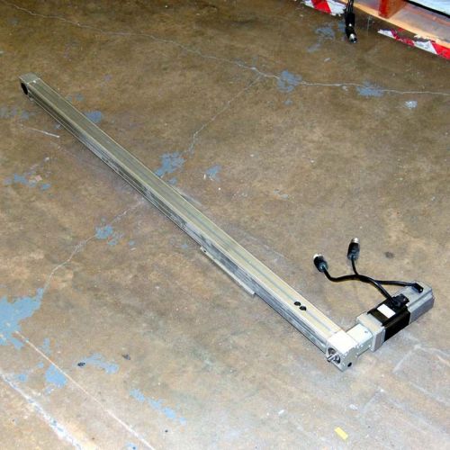 Festo DGE-25-900 0.9M Stroke Linear Actuator w/ Omron R7M-A40030-BS1-D Motor - L