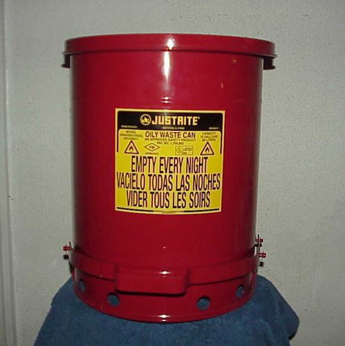 JUSTRITE 6 Gal Oil Grease Rag Waste Trash Container Can Foot Operated RMO8212