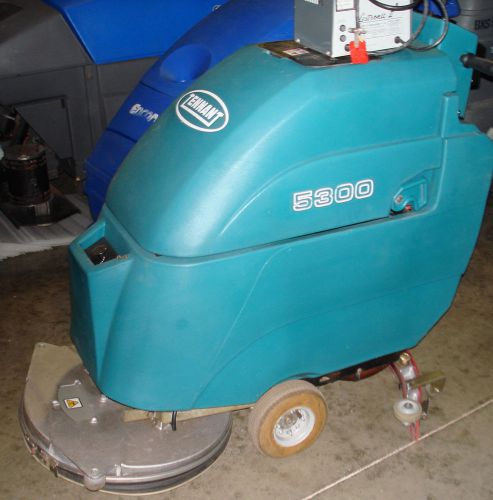 24v tennant 5300 floor scrubber, lester charger, new batteries, only 329 hours for sale