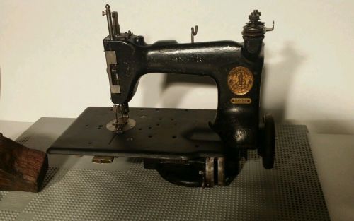 Antique Sewing Machine Singer Model 24-36