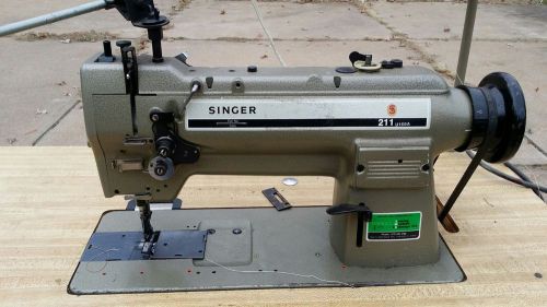 lndustial SINGER flatbed sewing machine