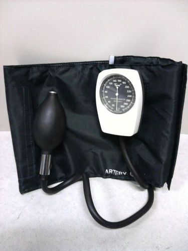Welch allyn sphygmomanometer aneroid tycos blood pressure cuff set -adult-nice! for sale
