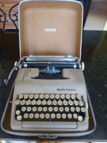 vintage smith corona typewriter silent-super in case eric steiner inc NY