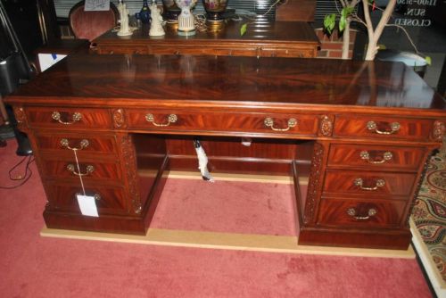 Never used, leighton hall, flaming mahogany, executive credenza, retail $7000 for sale