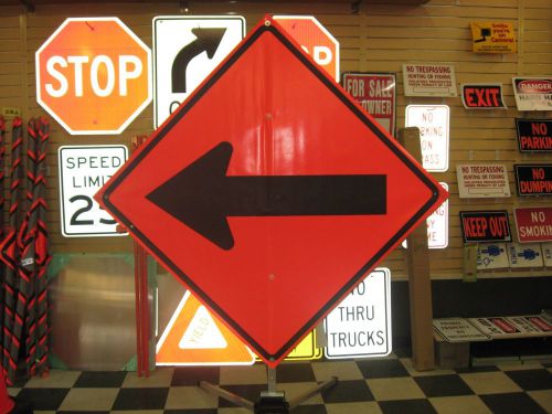 Direction Arrow Fluorescent Vinyl With Ribs Road Sign 48&#034; X 48&#034;