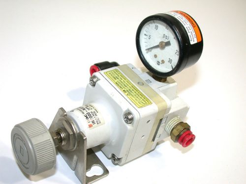 Smc precision air regulator with gauge ir2000-n02bg for sale
