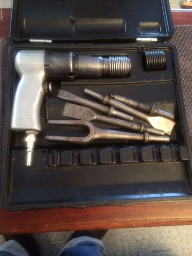Skil Air Chisel With Case and 5 Various Bits