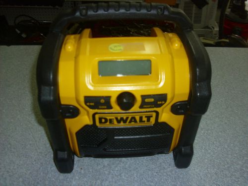 Dewalt compact worksite radio DCR018 very clean!!