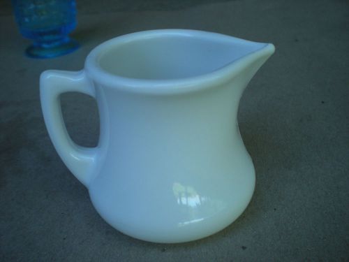 White Carlisle Creamer 3oz Made in USA 4563 Molasses Dispenser Restaurant Ware