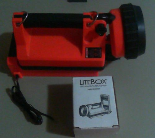 STREAMLIGHT LITEBOX FLASHLIGHT WITH VEHICLE MOUNT SYSTEM AND REPLACEMENT LAMP