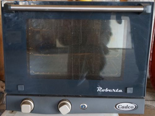 Cadco Roberta Electric 1/4 Size Compact Countertop Convection Oven XAF003/OC-003
