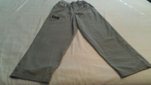 Man&#039;s Chef Pants Houndstooth Pattern in Black &amp; White Size: S