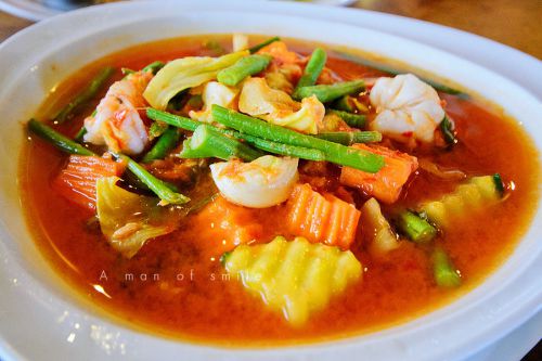Thai Recipe , Kang Som Pla Or Sour Soup With Fish and Mixed Veggies