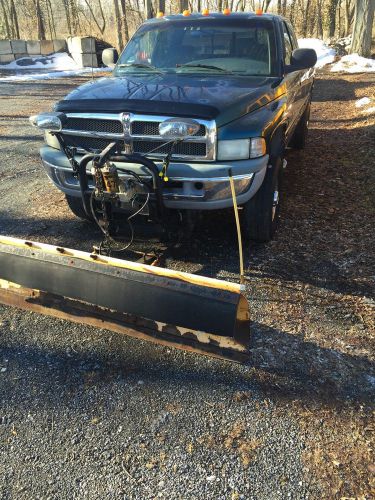 98&#039; Dodge Ram 2500 Ext cab 4X4 pickup truck with MEYER PLOW