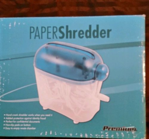 DESKTOP PORTABLE SMALL HAND CRANK STRIP CUT PAPER SHREDDER NIP NEVER BEEN USED