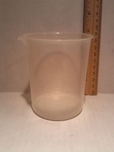 New 250ml graduated 10ml low form griffin laboratory poly plastic beaker + spout for sale