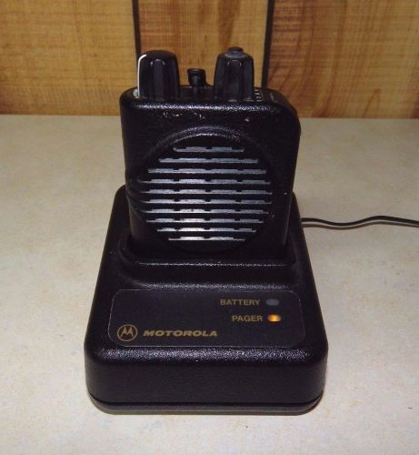 Motorola Minitor IV A03KUS9238BC VHF SV Stored Voice Pager with Charger