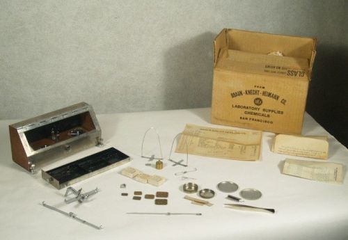 Vtg 1937 braun laboratory gold scale w/weights &amp; accessaries in orig box nr for sale