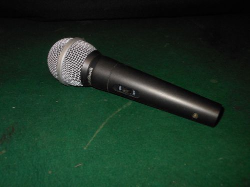 RadioShack 33-3043 Unidirectional Dynamic Vocal Microphone, very clean and good