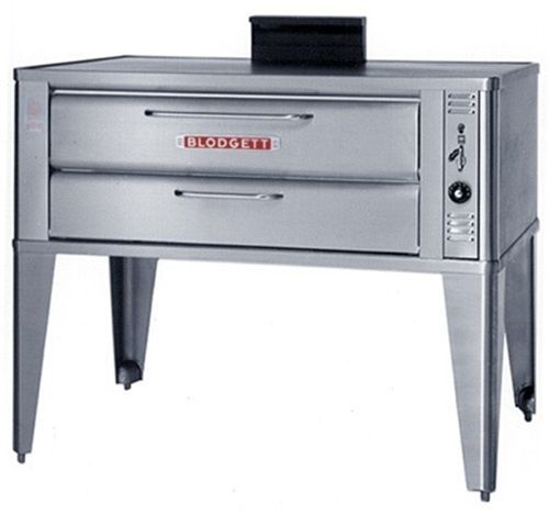 Blodgett 911 base oven deck-type gas 33&#034;w x 22&#034;d deck interior (1) 7&#034;h... for sale