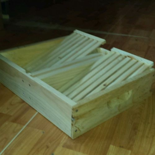 Top hive feeder for bee hive (10 frame)